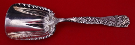 Cracker Scoop w/ grape motif  9 1/2
